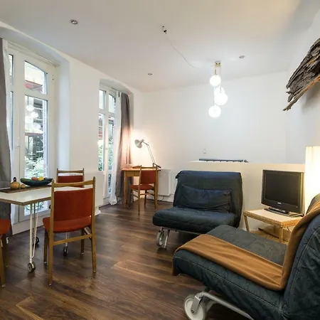 Quiet Courtyard Apartment Berlin