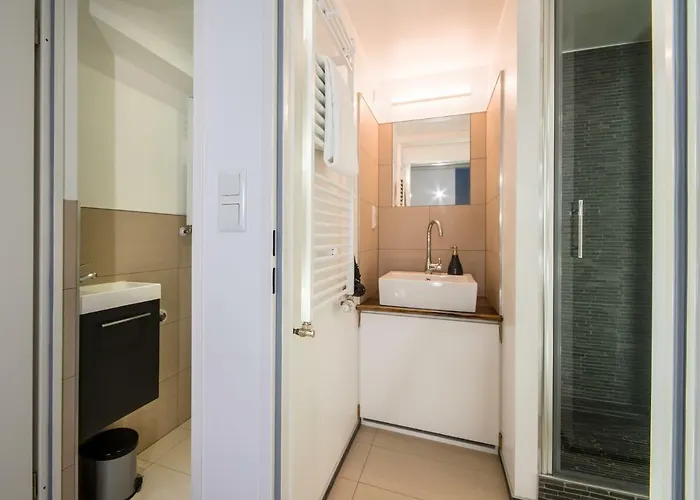 Apartment Quiet Courtyard *